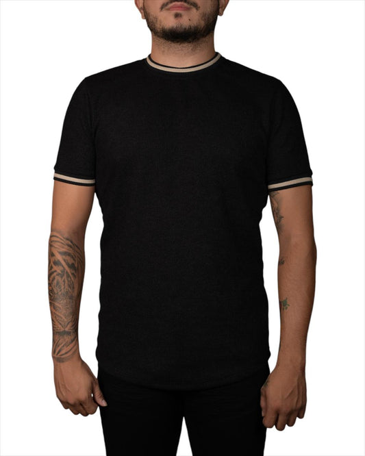 CAMISETA TEJIDA CUELLO NEGRO